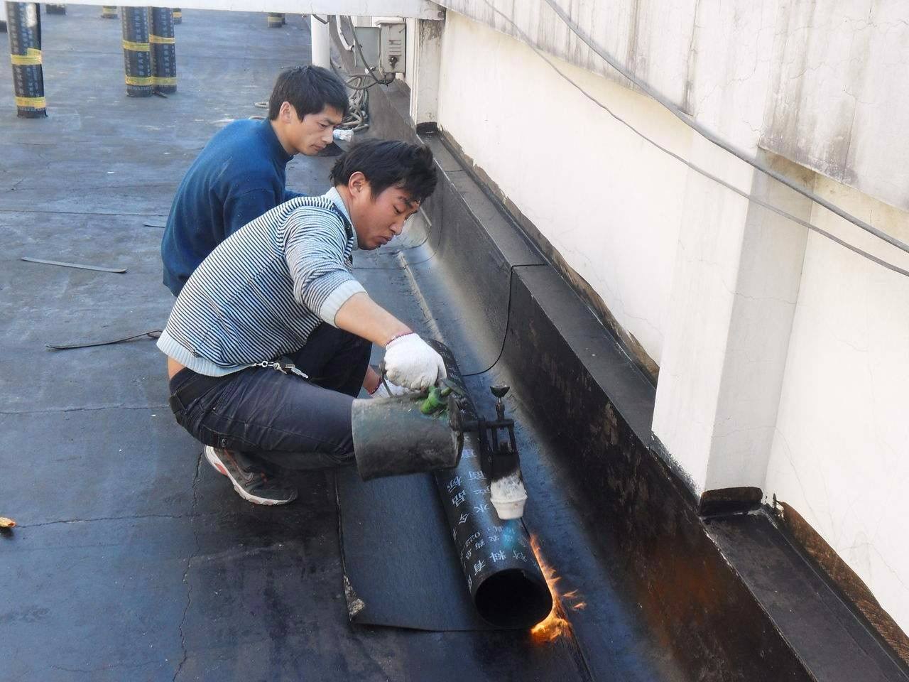 水池管道穿墙套管高压化学灌浆堵漏