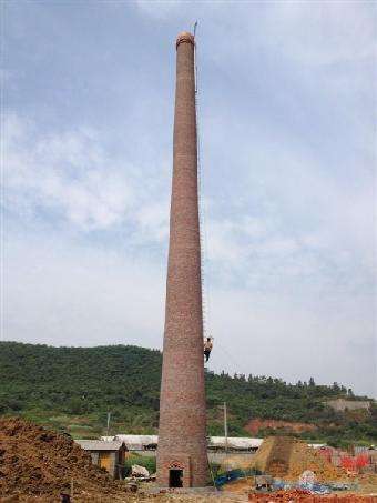 新建烟囱施工中出现误差时有什么解决方法？