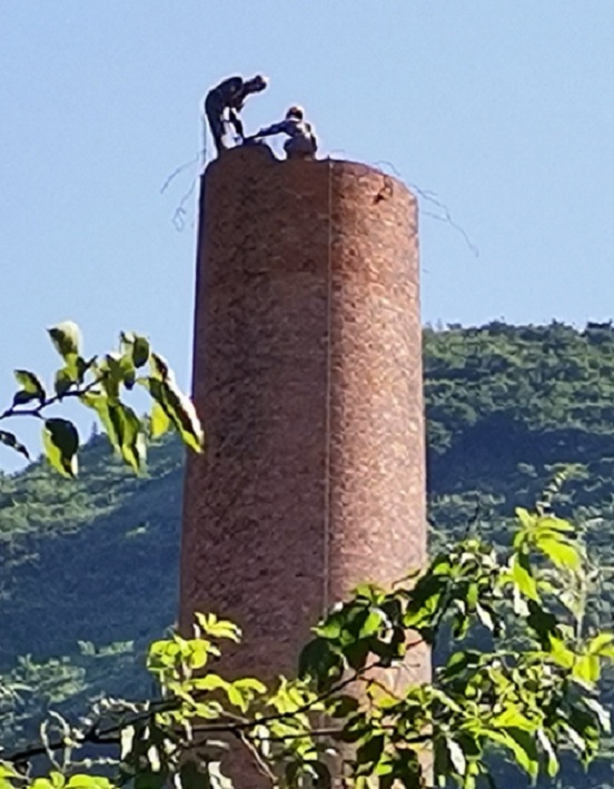 武汉烟囱拆除公司:专业团队,绿色拆除,守护环境之美